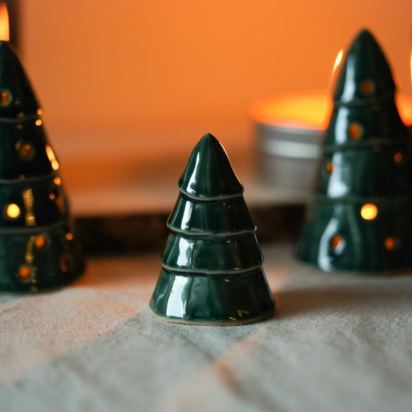 Sapin de Noël en céramique fait à la main