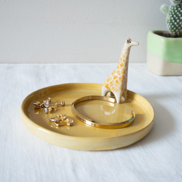 Porte-anneaux en céramique fait main avec girafe