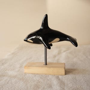 Handgefertigte Keramik Orca Skulptur
