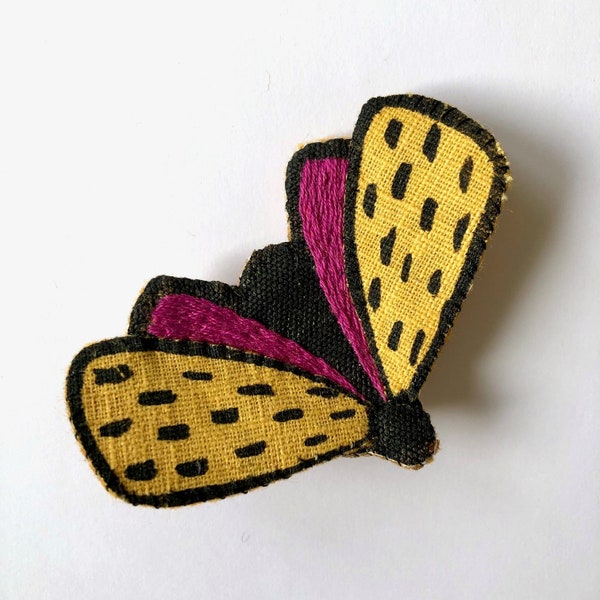 Broche Papillon en tissu imprimée en sérigraphie et brodée à la main