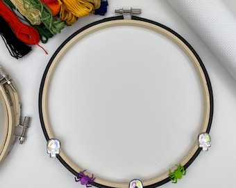 Skull spider decorative embroidery hoop