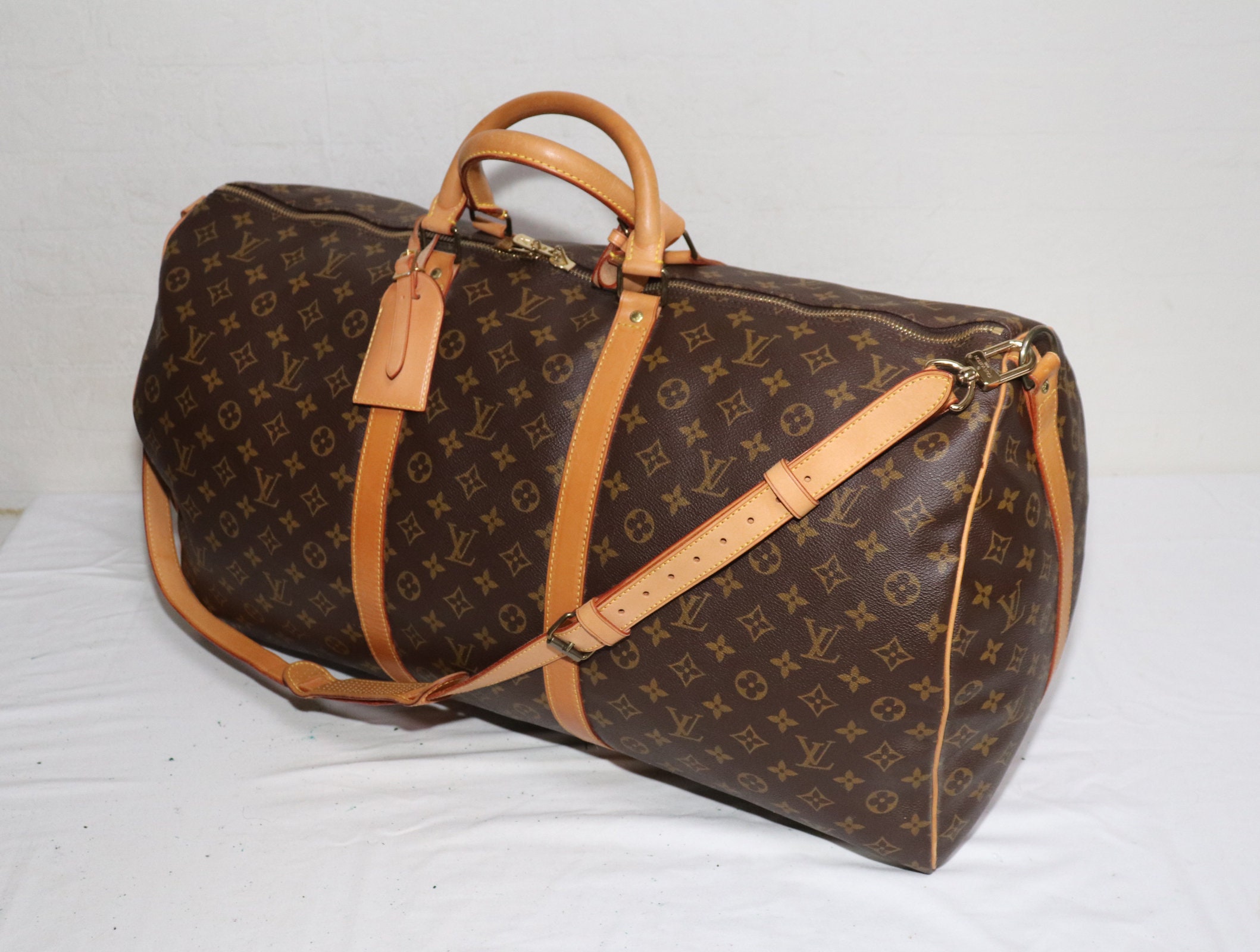 Authentic LOUIS VUITTON Monogram Keepall 60 Bandolier Carry-on 