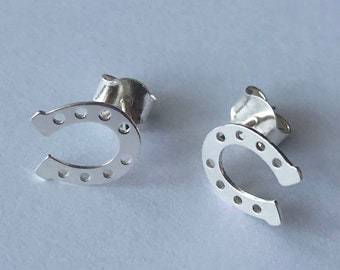 Aretes de Herradura de Plata - Aretes de Herradura - Aretes de Caballo - Joyería con Tema de Caballo - Joyería de Caballo - Aretes de Plata