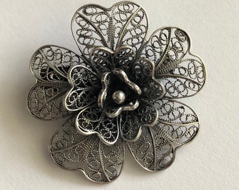 Flower Brooch Flor Magica - Silver Brooch - Filigree Brooch - Sterling Silver Jewelry - Filigree Jewelry - Handmade Brooch - Mom Gift Ideas