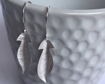 Boucles d'oreilles feuille - Boucles d'oreilles en argent givré - Boucles d'oreilles tige longue - Boucles d'oreilles en argent sterling - Bijoux en argent - Idée cadeau pour elle