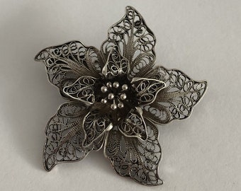 Flower Brooch Flor de Amor - Sterling Silver Brooch - Filigree Brooch - Flower Jewelry - Handmade Jewelry - Gift for Mom - Gift for Her