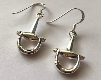 Pendientes de estribo de plata Estribo II - Joyería con temática ecuestre - Pendientes de caballo - Regalo para amantes de los caballos - Pendientes colgantes de plata - Joyería ecuestre