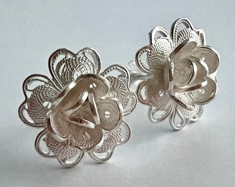 Flower Earrings Flor de Belleza - Silver Filigree Earrings - Stud Earrings - Sterling Silver Studs - Handmade Earrings - Gift for Her