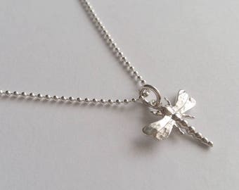 Collar pequeño de libélula Libelulita - Colgante de libélula - Joyería de plata - Amuleto de la suerte - Collar con colgante - Regalos de Navidad - Regalo para ella