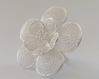 Anel Flor Grande em Prata de Lei com Filigrana Artesanal, Joia Floral Ajustável