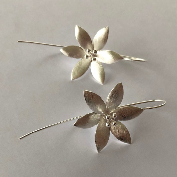 Orecchini Donna In Argento 925 Con Opale – Cinque Petali Di Fiore, Gioiello Elegante Con Pietra Preziosa, Regalo In Confezione Regalo