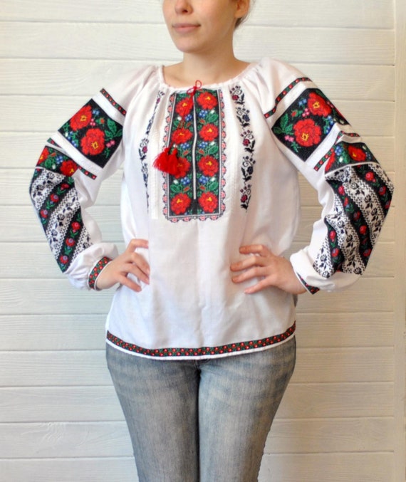 Beautiful blouse for women Embroidery blouse Homespun cloth Blouse with traditional Ukrainian pattern Ukrainian vyshyvanka Ethnic clothes