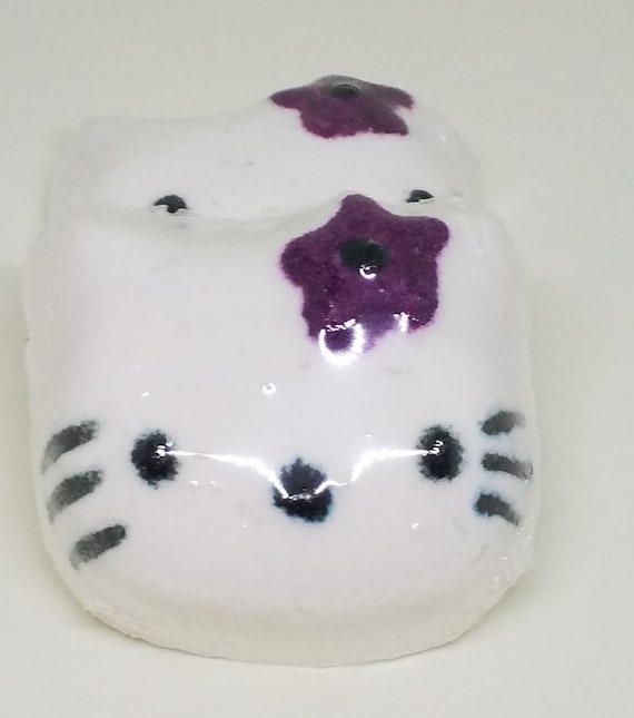 Bubbly Kitty, Kitty Bath Bomb, Bath Bomb embeds, Kitty, Purple, Surprise color Bath Bomb, Bath Fizzy, Purple Bath Bomb, Hello Kitty Il_570xn