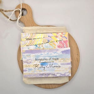 Cartões de Escritura Personalizados para Mulheres | Cartões de Versículos Bíblicos | Presente Cristão Encorajador | Cartões de Fé e Inspiração | Batismo | Presente para ela