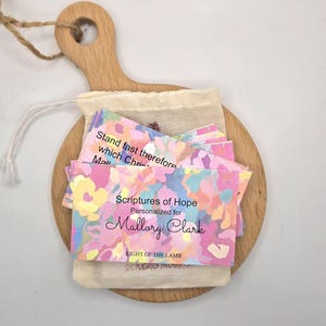 Cartões de Escrituras Femininas para Mulheres | Cartões de Versículos Bíblicos | Presente Cristão Encorajador | Cartões Inspiradores Florais | Batismo | Presente para ela