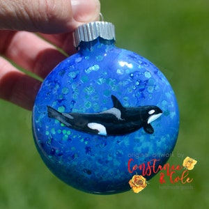 Hand Painted Orca Ornament on Glass Disk, Killer Whale Ornament, Ocean Ornament, Orca Gift, Glitter Ornament, Killer Whale Decor, Orca Decor