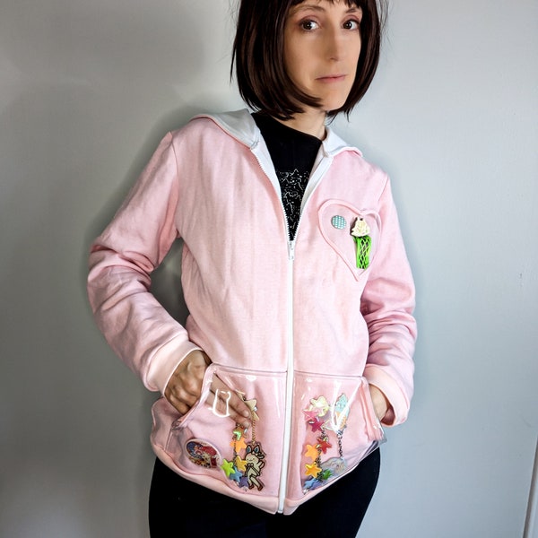 Transparente Taschen mit Reißverschluss im Hoodie im It-Bag-Stil