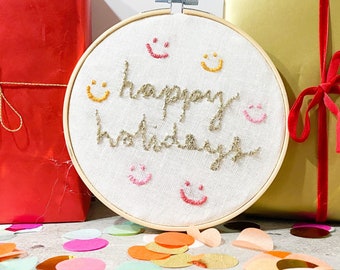 Happy holidays embroidery hoop pattern / instant download / downloadable embroidery design / DIY Christmas decor and hoiday gifts