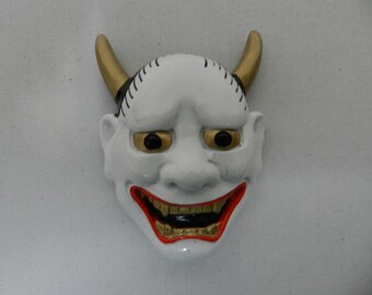 Kabuki Japanese Magnet Ceramic 3" tall 2" wide horns teeth lips demon NEW NWT