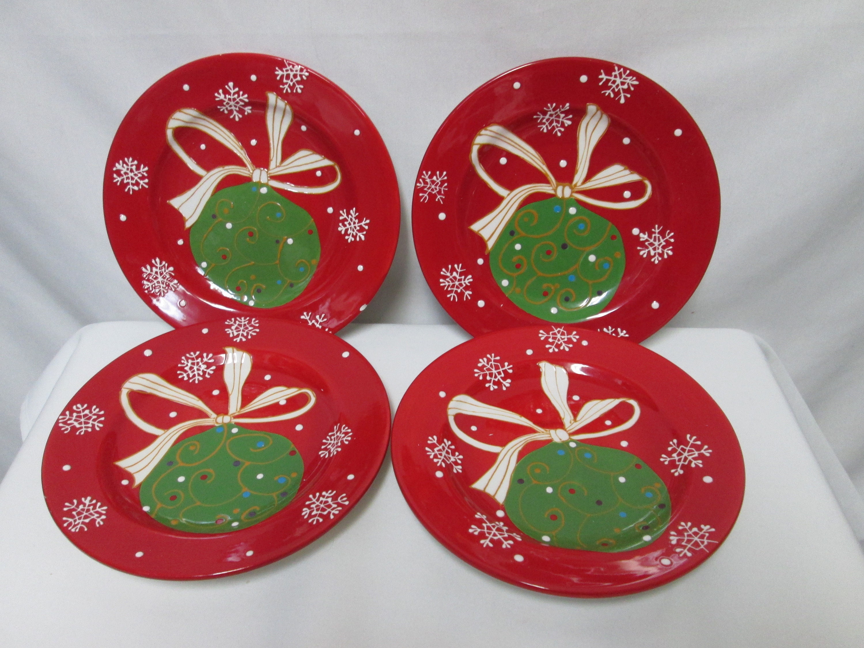 Pier bow ornament sphere salad dessert appetizer plate set Christmas  Holiday