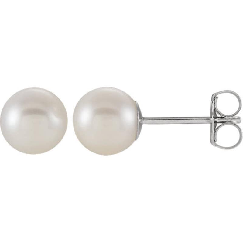 Brilliant Pearl Earrings in White