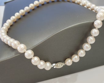 White Single Strand Pearl Necklace, Genuine Freshwater Cultured Pearl, Round 8-9mm AA+ quality