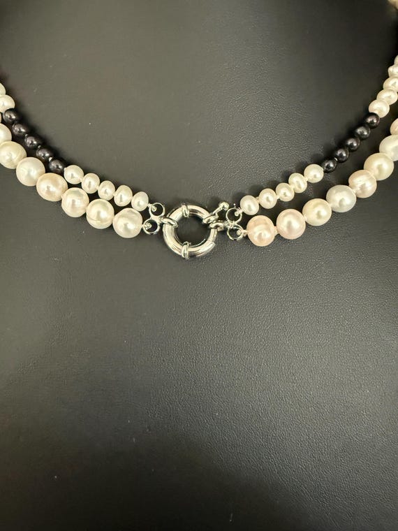 Collier Double Rang – Perles Blanches Et Noires Avec Billes Métal Chromé – Vintage