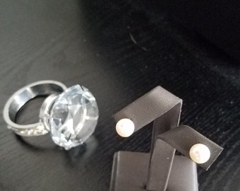 Echte Zuchtperlen Süßwasser Perle Ohrringe mit 14 k White Gold Post.  7.5.mm, weiße Farbe. Perfekt Runde