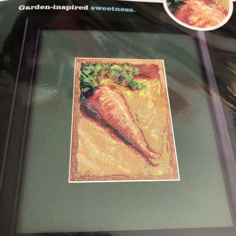 Instructions Artiste Mini Counted Cross Stitch Kit Vegetable Carrot 5x7 Kit Includes: Floss Pattern Needle cream 14-ct Aida Fabric