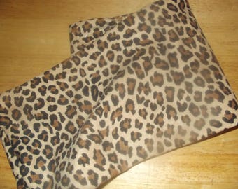 Foulard en tissu imprimé léopard