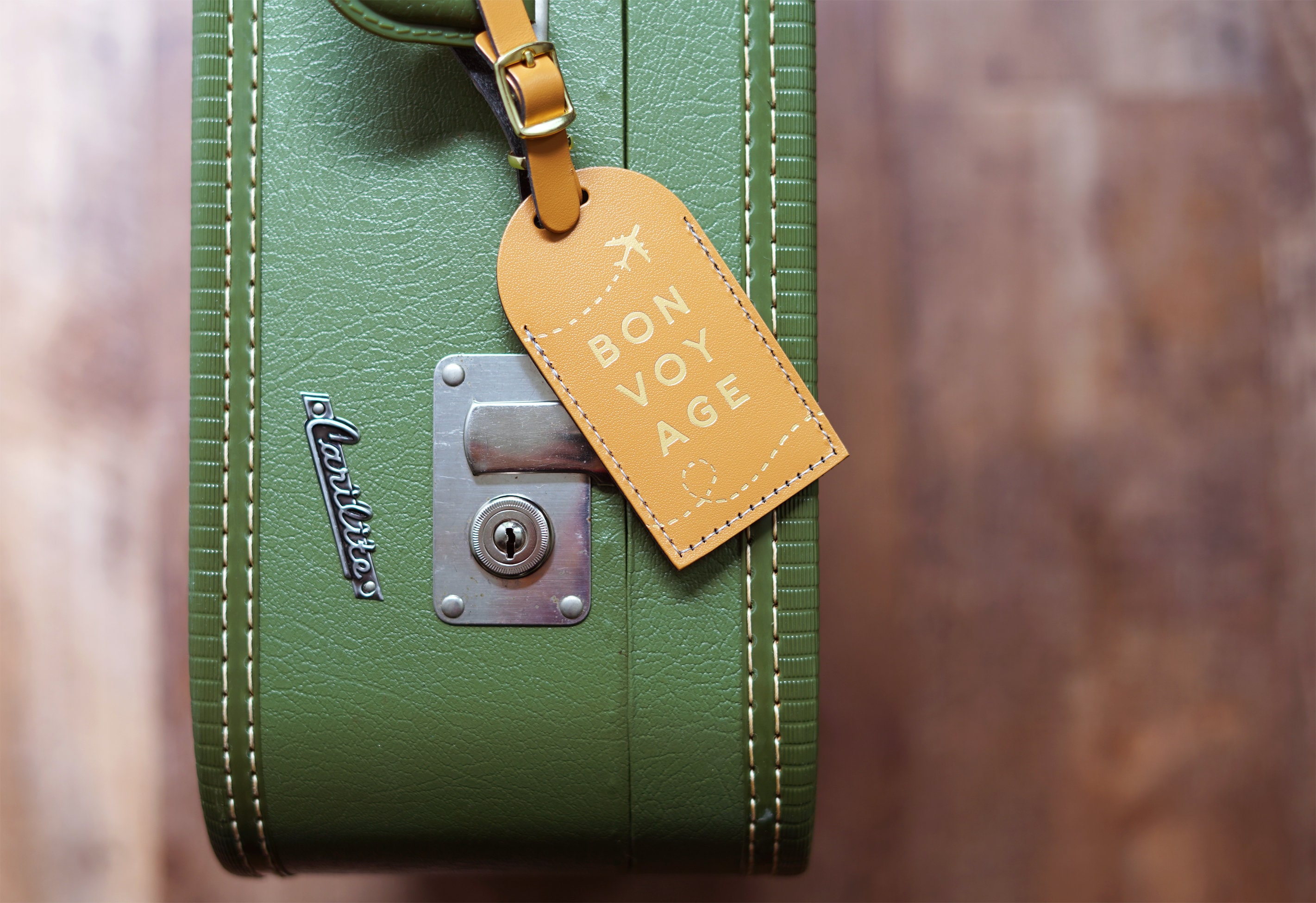 Travel Bon Voyage Wedding Party Favors Details about 30-144 Gold Luggage Tag Key Chain Travel Bon Voyage Wedding Party Favors Details about 30-144 Gold Luggage Tag Key Chain