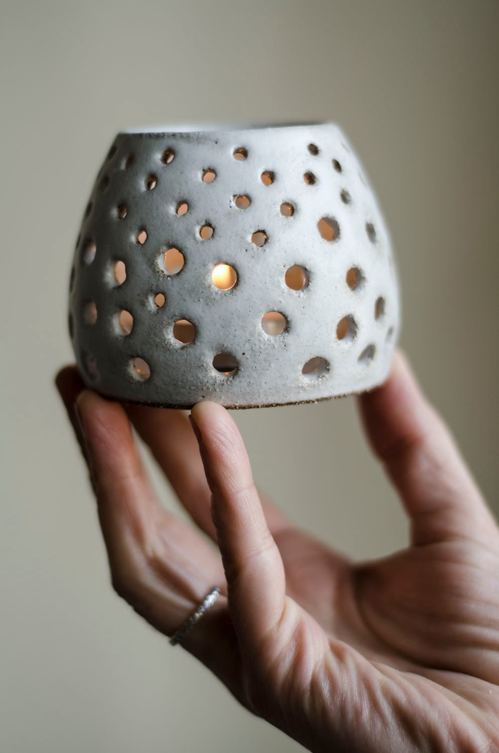 手作りの陶器製キャンドルホルダー - Etsy 日本
