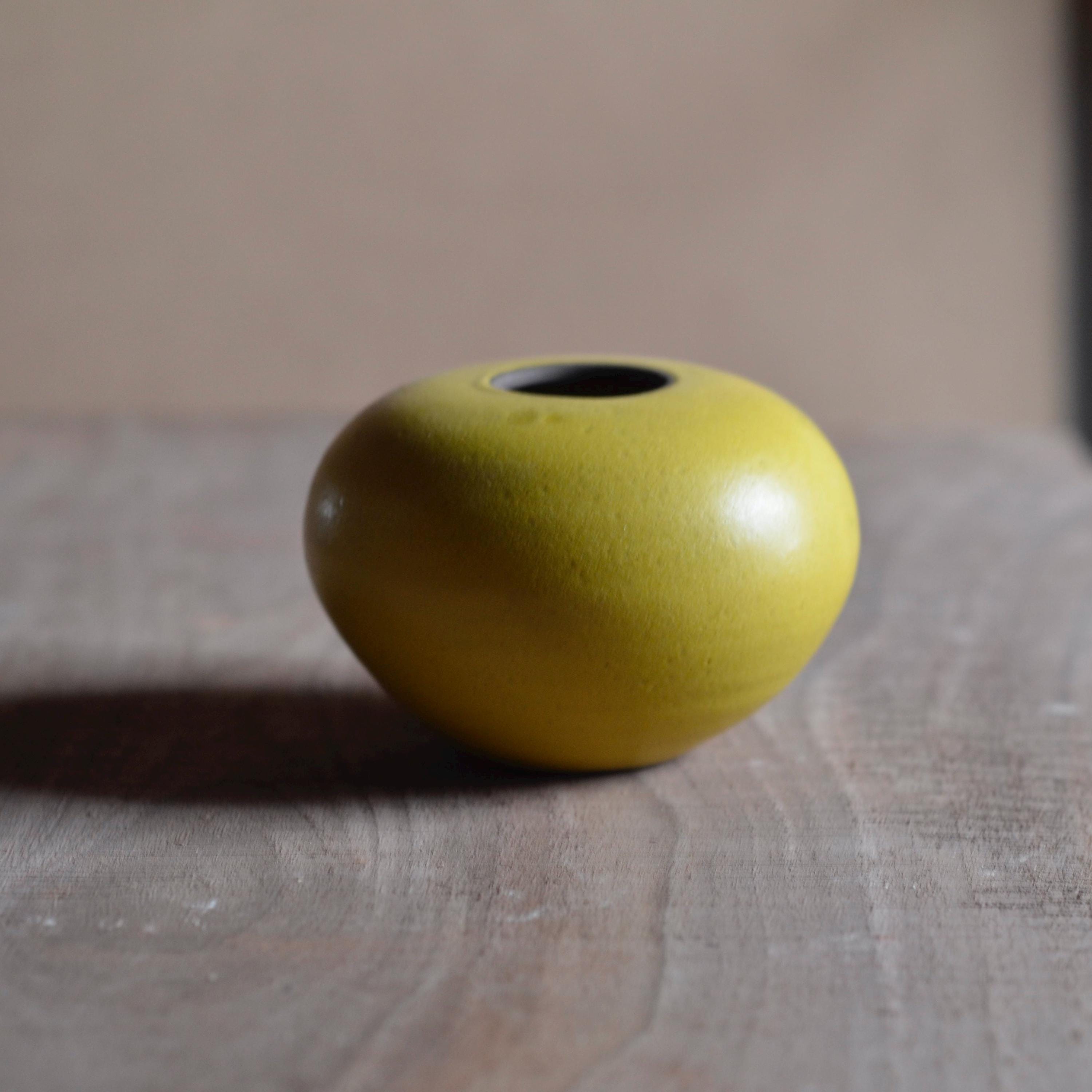 ⭐︎ 手作り陶器の楕円形花瓶　　大きめです ⭐︎ 手作り陶器の楕円形花瓶 大きめです 楽天市場】花器 楕円の通販