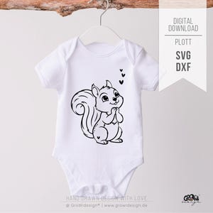 Squirrel with Heart Plotter File | SVG DXF Template, Cute Animal Motif for Plotting, Children's Clothing