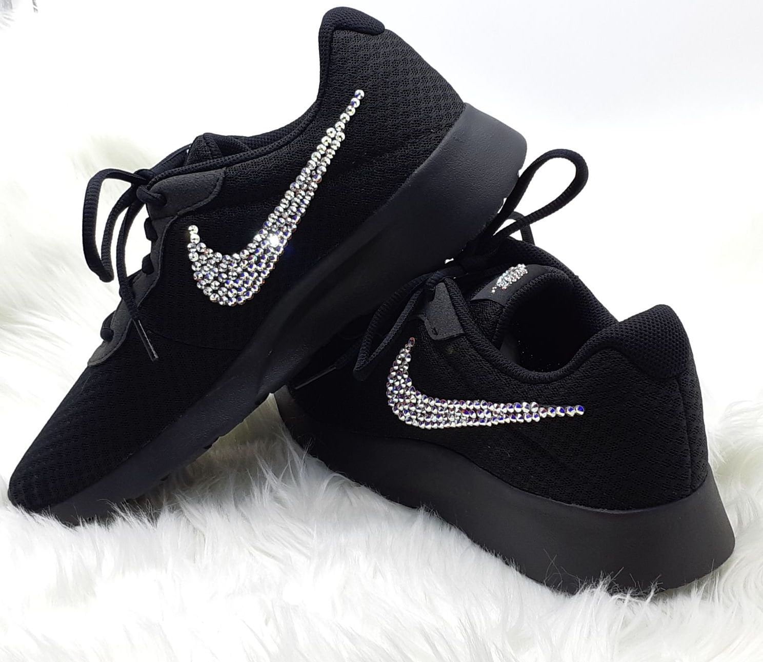 whole black nike sneakers girls