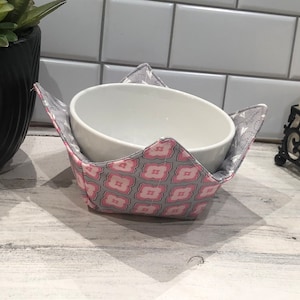 Microwavable Reversible Bowl Cozy, Quilted Hot Pad for Hot and Cold Food, Fabric Bowl Holder