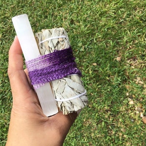 White Sage Smudge Kit with Palo Santo and Selenite Stick for Cleansing, Energy Clearing, Spiritual Cleansing