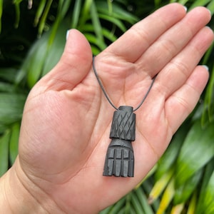 Colgante Azabache Genuino • Joyería de protección • Puño Azabache • Mano Azabache • Mano Piedra Azabache • Piedra Azabache genuina • Joyería hecha a mano
