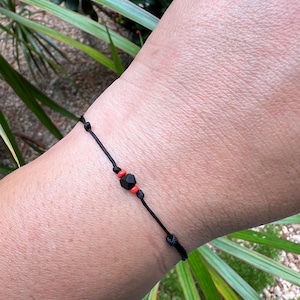 Azabache string bracelet for protection • 3mm cube azabache • Genuine Jet stone • Handmade bracelet • Adjustable bracelet • Azabache Anklet