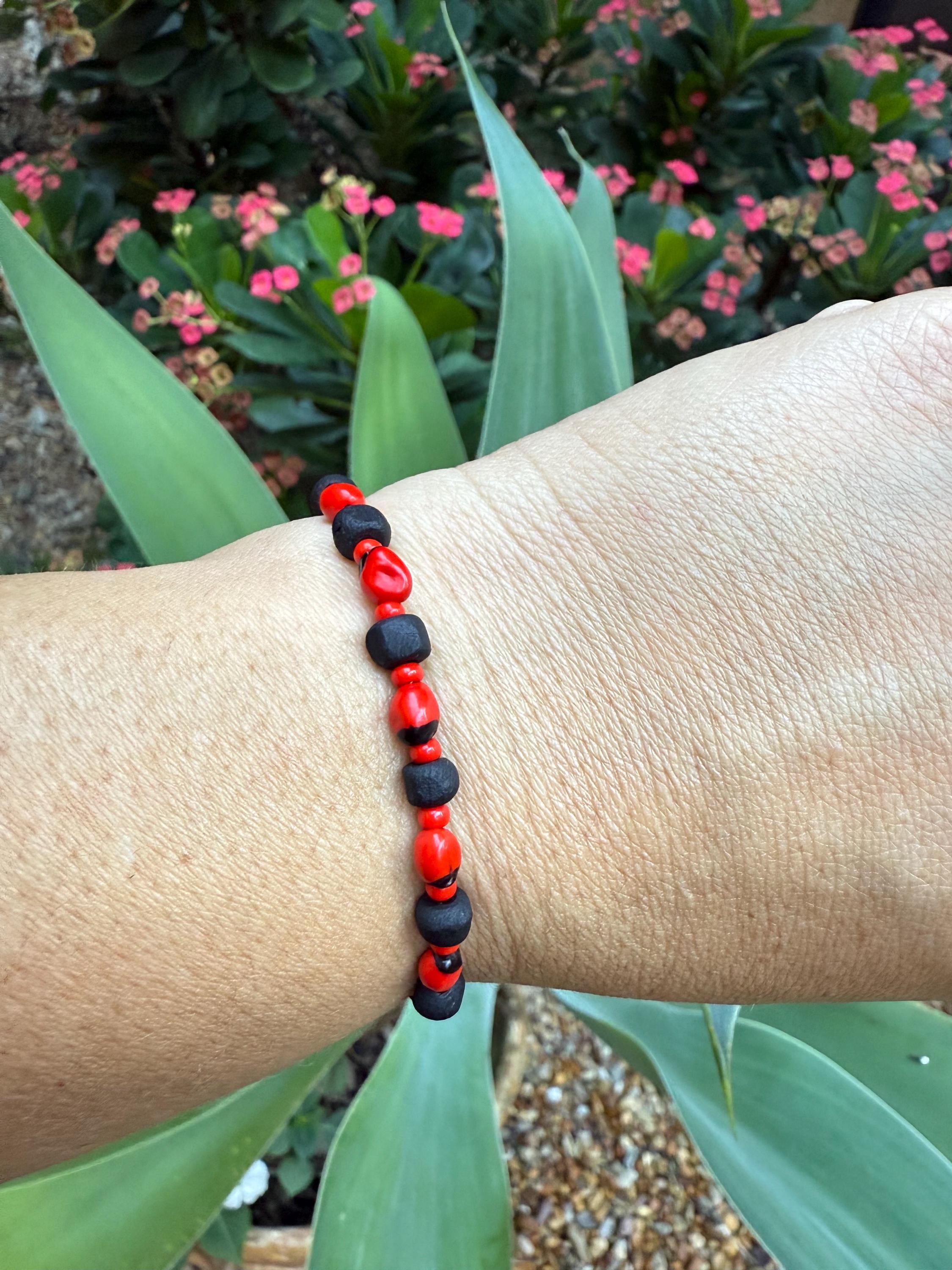 Azabache Bracelet With Red Beads • Stretchy Beads Bracelet Azabache Bracelet With Red Beads • Stretchy Beads Bracelet