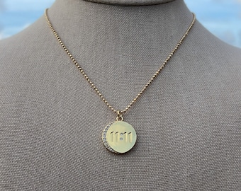 Collar con el número angelical 11:11, collar de oro, collar con el número de la suerte, joyería espiritual con el número angelical, regalo para ella, regalo de Navidad.