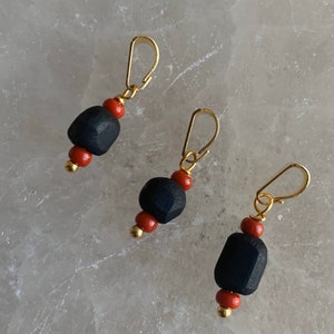 30 piezas Colgante de Azabache, Azabache Genuino, Dije de Piedra Azabache, Protección para Bebés, Perla de Azabache, Joyería Mal de Ojo, Colgante Relleno de Oro.