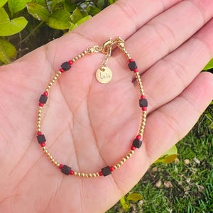 Azabache-armband: gitsteen en 18 kt gold filled, beschermingssieraden