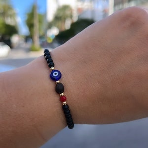 Protection bracelet • Evil eye beaded bracelet • Azabache beaded bracelet • Black Onyx matte beads • Stretchy bracelet for protection •