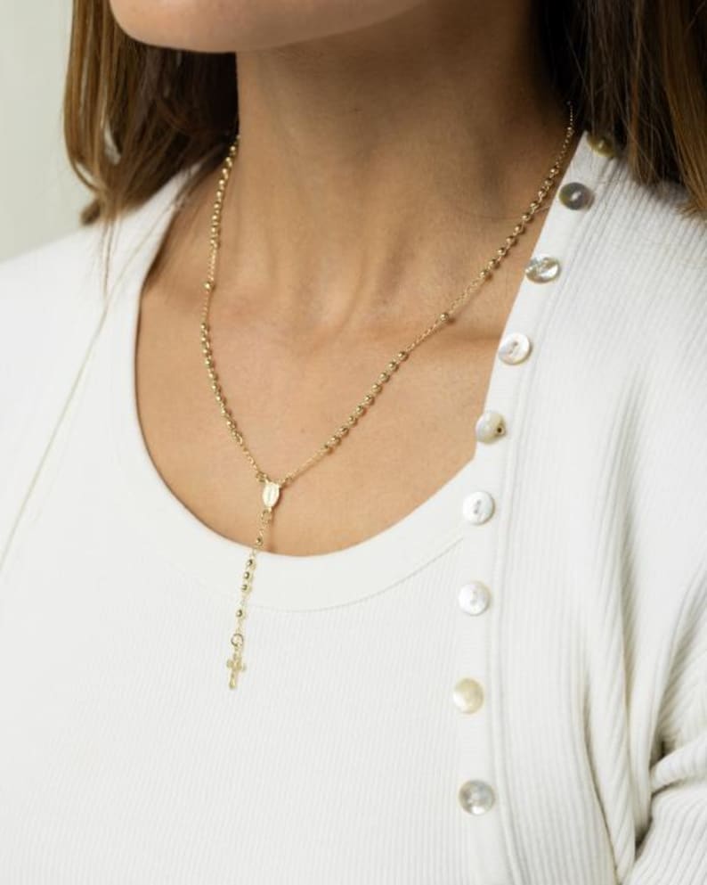 Rosario de 40 cm (16 pulgadas) chapado en oro: delicada joyería católica. imagen 2