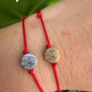 Bracciale di San Benedetto con filo rosso, amuleto di protezione spirituale