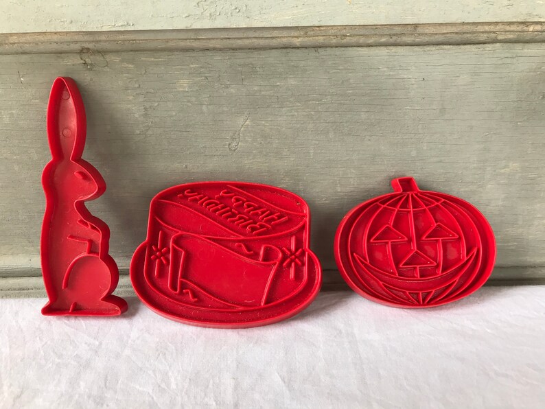 Vintage Set Of 3 Holiday Cookie Cutters Bunny Birthday Cake Etsy