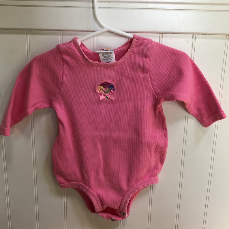 Vintage Carter/'s Baby Girl Onesie 1980/'s Flowers and Bow Long Sleeve Pink Onesie 6-9 Months