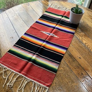 Tapis vintage mexicain Saltillo Serape Blanket Rug - En vente sur France Tapis vintage mexicain Saltillo Serape Blanket Rug - En vente sur France