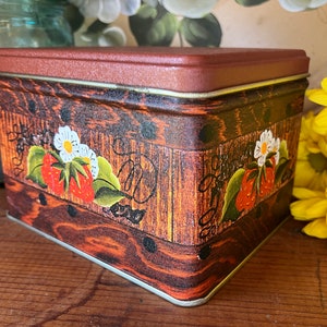 Little Brown Tin With Faux Tole Painted Strawberries on Wood Grain, J. L. Clark, Made in USA, Cottage Home, #2